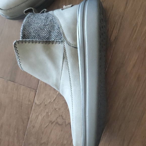 HEY DUDE MEL ANKLE BOOTS - Picture 11 of 12